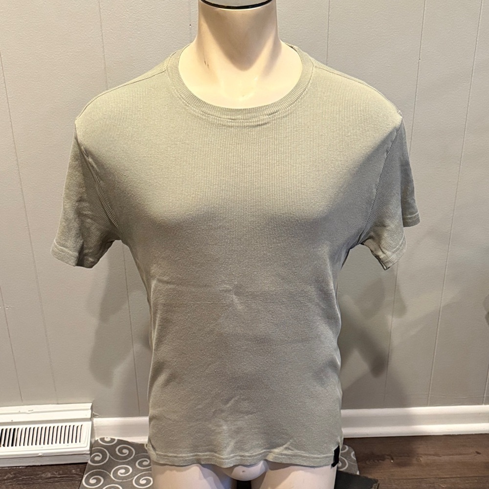 Z Rue21 Men's Medium Soft Sage Green Short Sleeve Ribbed Tee